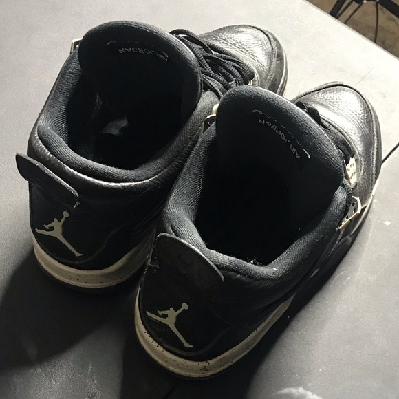 Air Jordan Retro 4 Oreos - Picture 4 of 5